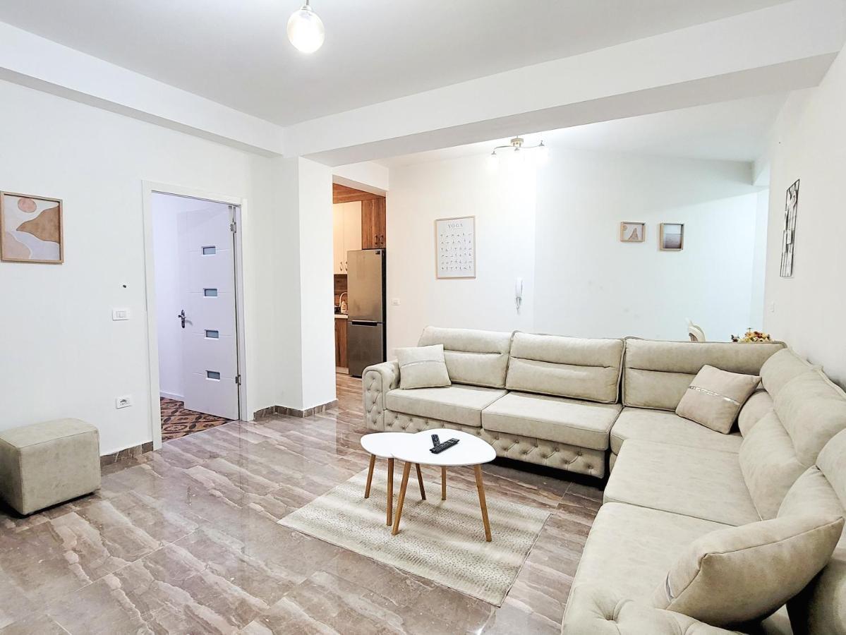 One-Bedroom Gem By The Square Tiranë Ngoại thất bức ảnh